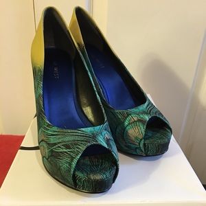 Peacock high heels peep toes and platform